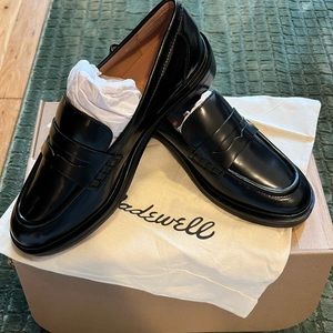 NWT never worn beautiful Madewell Black Leather Loafers